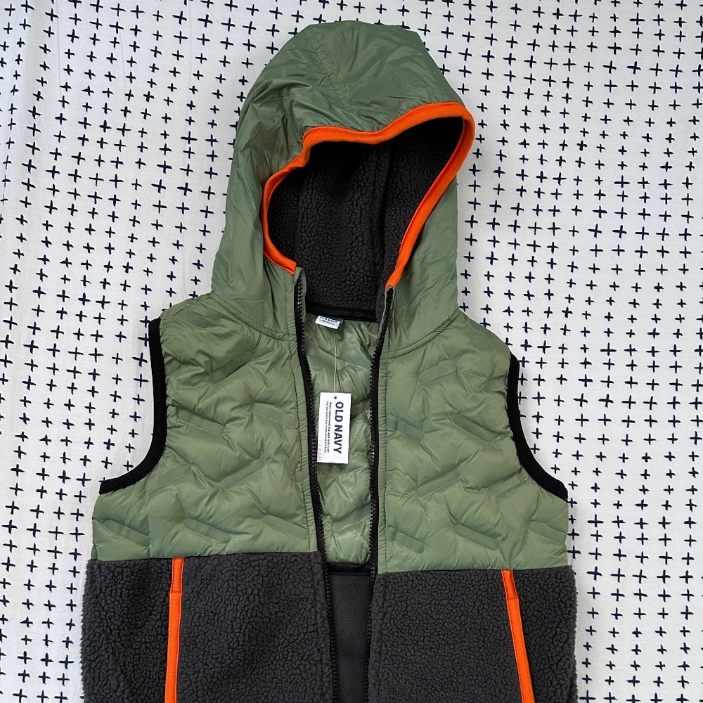 Old Navy Kids - Fleece/Nylon Vest - NWT Size S (6-7)